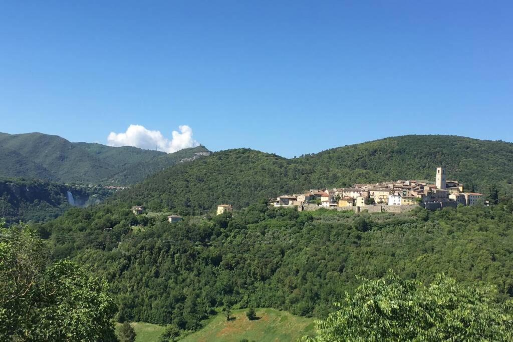 Authentic Villa Surrounded By Nature Terni Extérieur photo